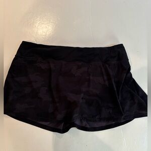 LULULEMON Black & Gray Camouflage Skort